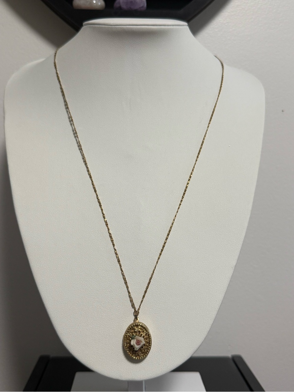 1928 Oval Locket with Rose Centre Necklace